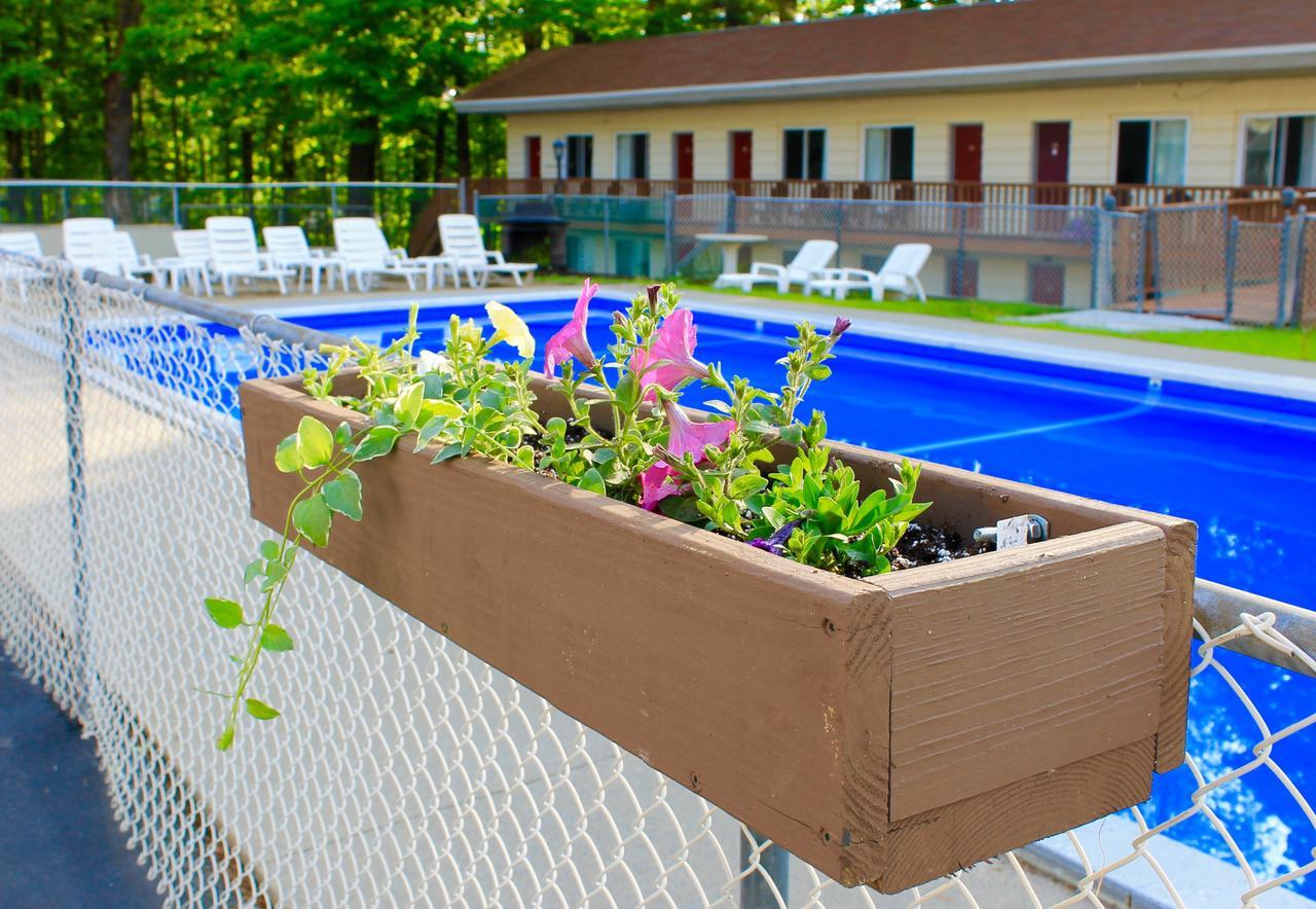 Motel Montreal Озеро Джордж Экстерьер фото
