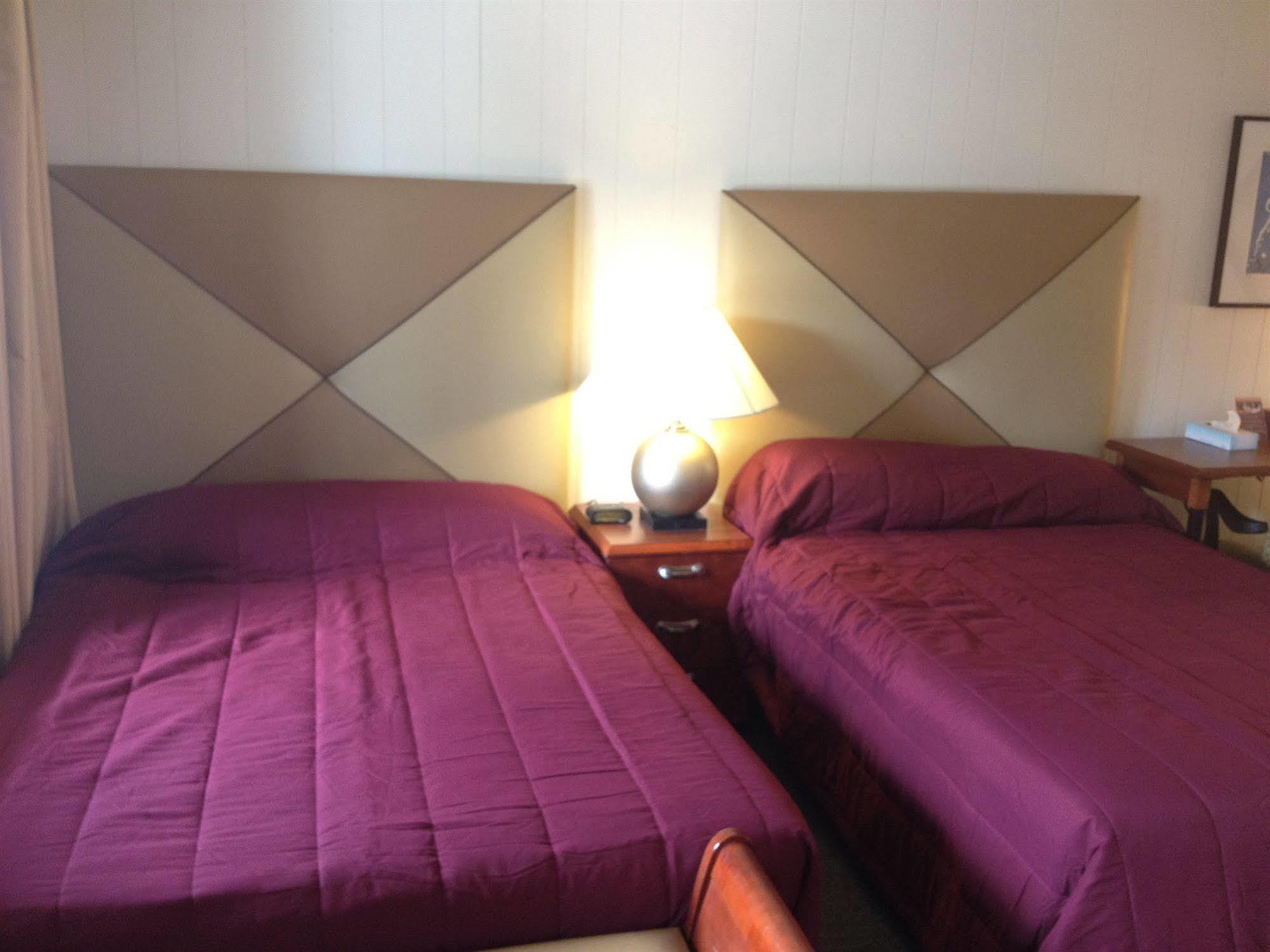 Motel Montreal Озеро Джордж Экстерьер фото