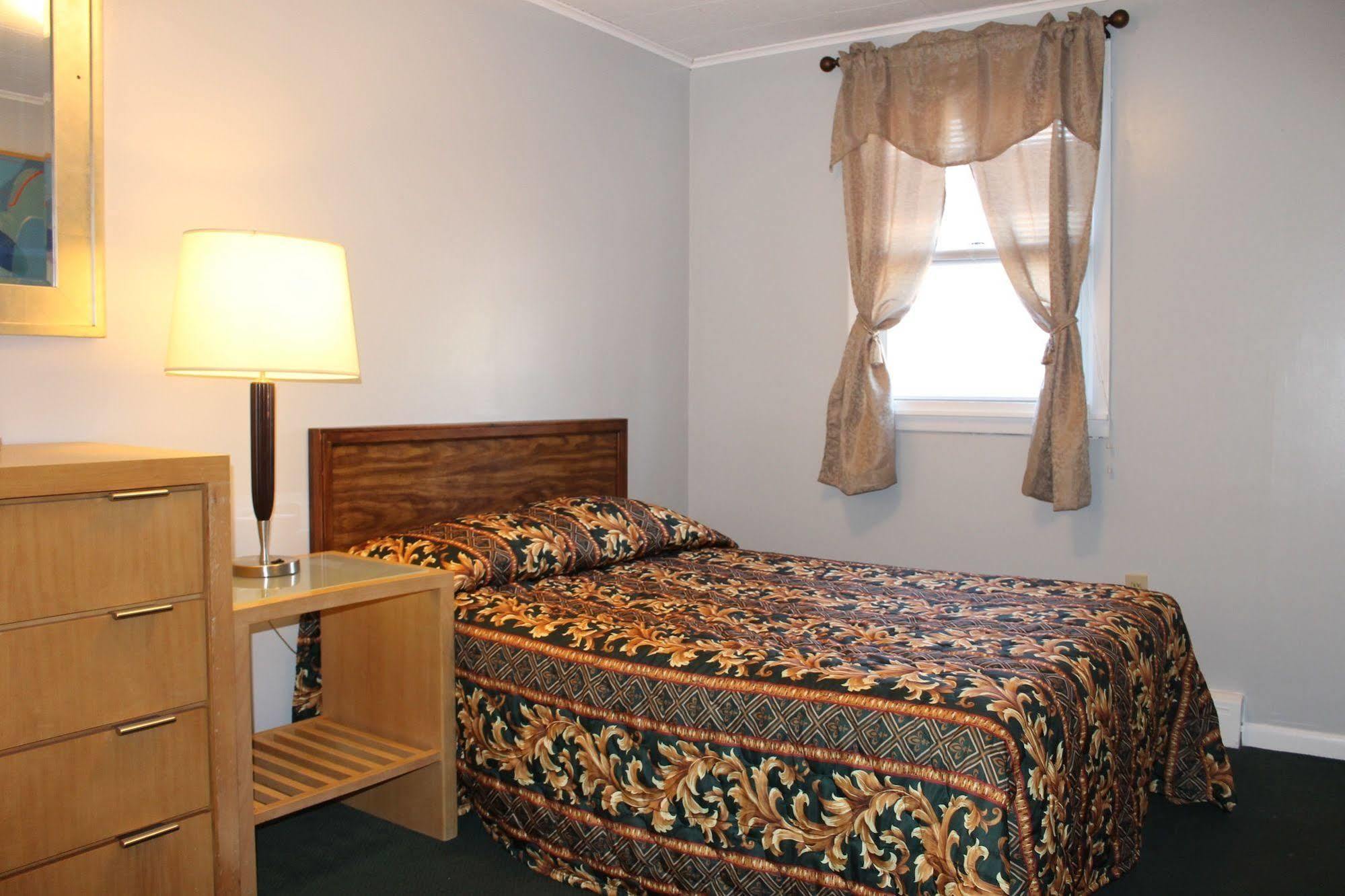 Motel Montreal Озеро Джордж Экстерьер фото